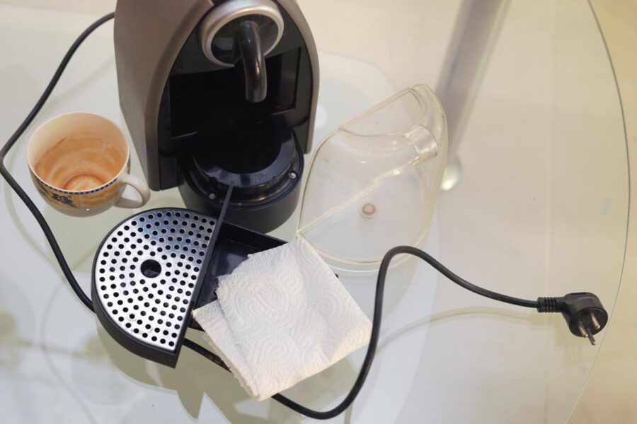 Come pulire la macchina del caffè: guida completa e facile