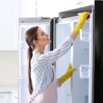 Come pulire il frigo: guida completa per un frigorifero sempre fresco e igienizzato